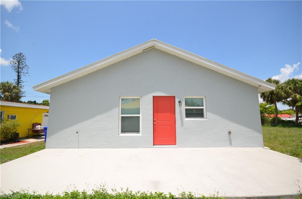 2225 Carver AVE