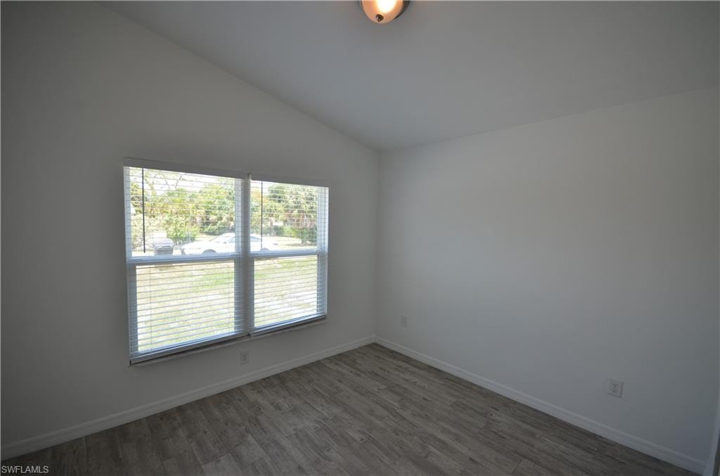 2225 Carver AVE