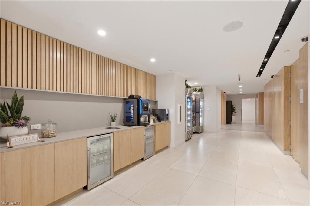 1950 Mayfair ST PH7