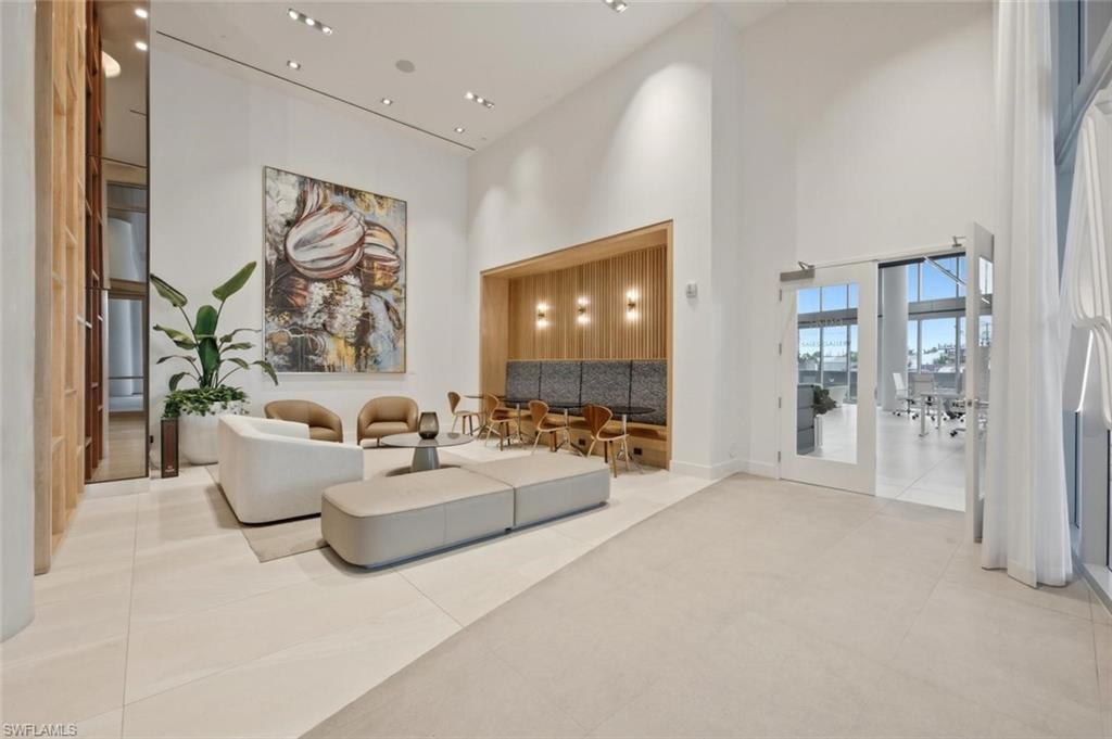 1950 Mayfair ST PH7