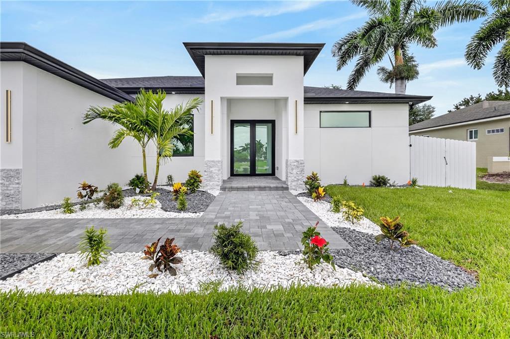 330 SW 26th PL