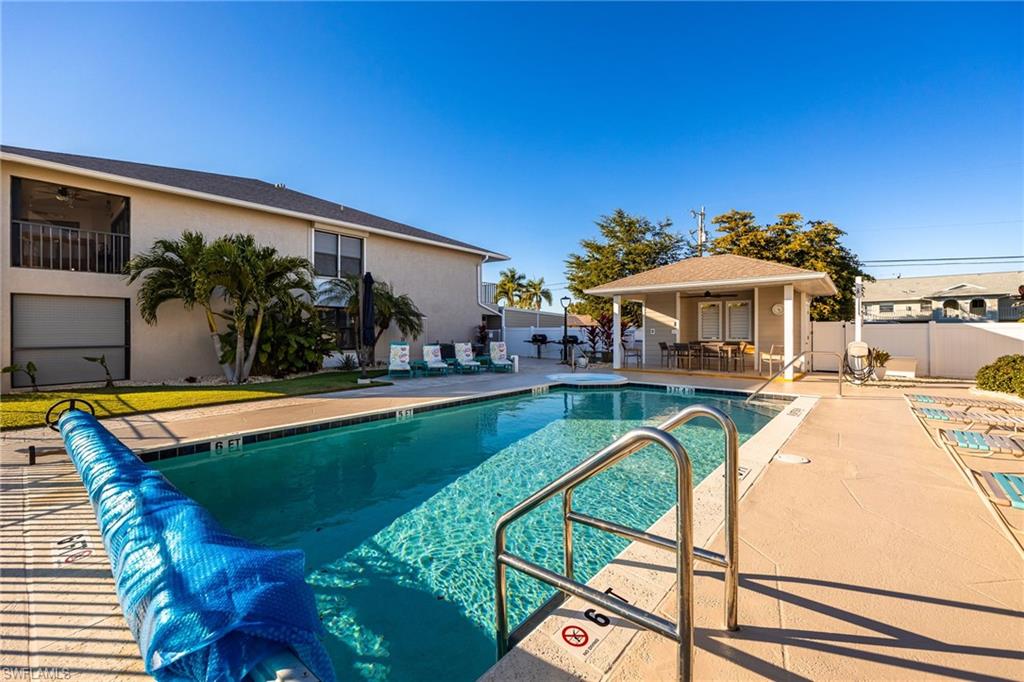 902 SW 48th TER 103