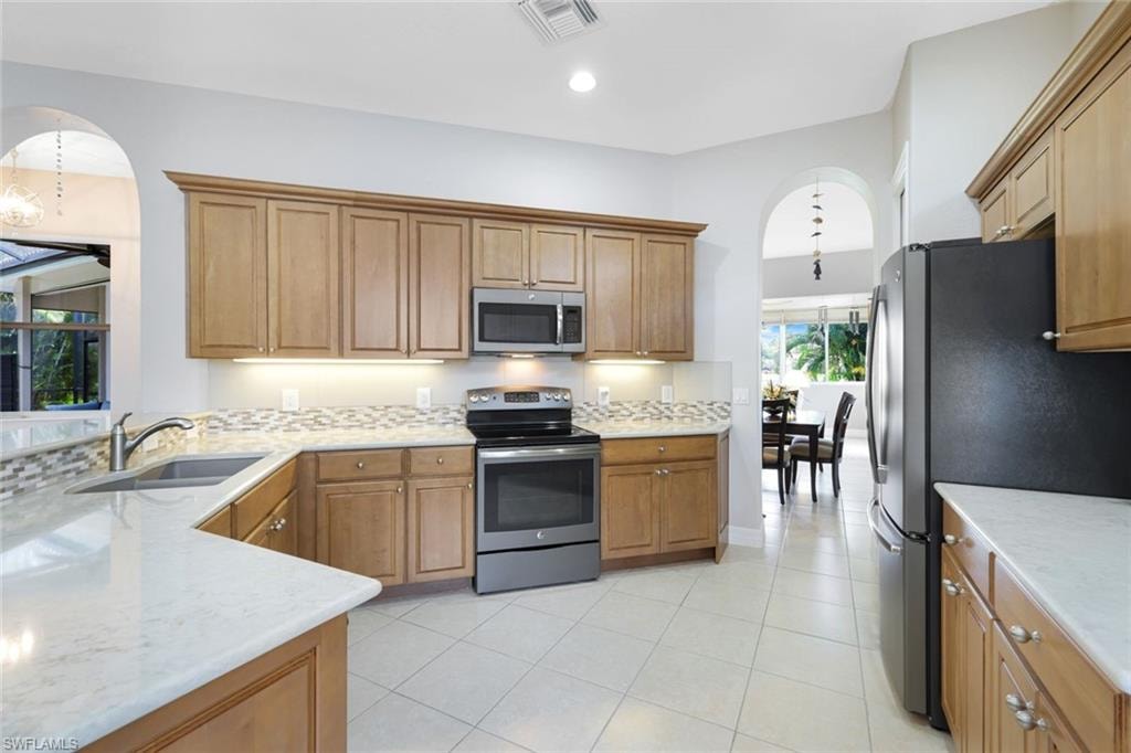 28201 L Burton Fletcher CT photo 15