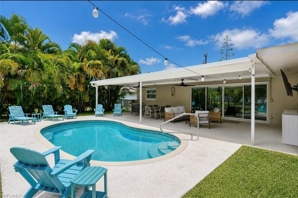 Resort style pool and lanai