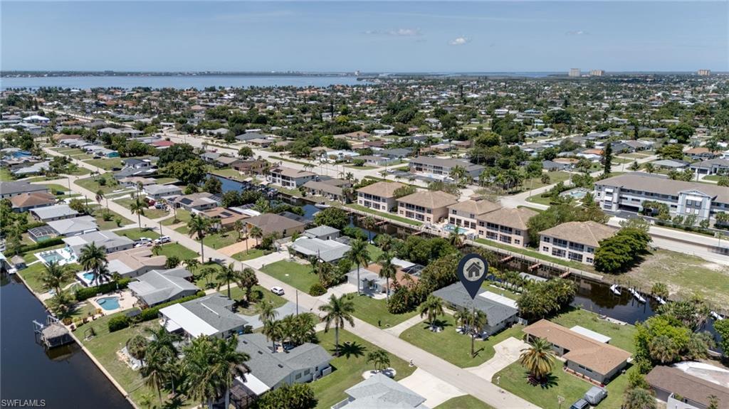 Gulf-access neighborhood setting