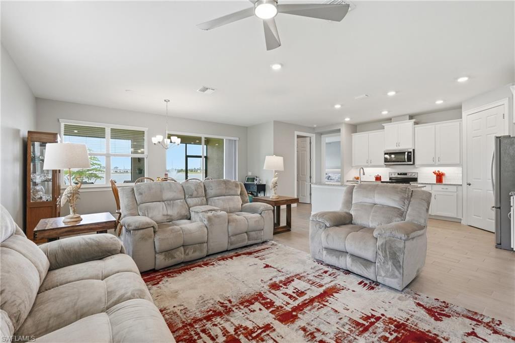 628 Parkshore Lake AVE photo 6