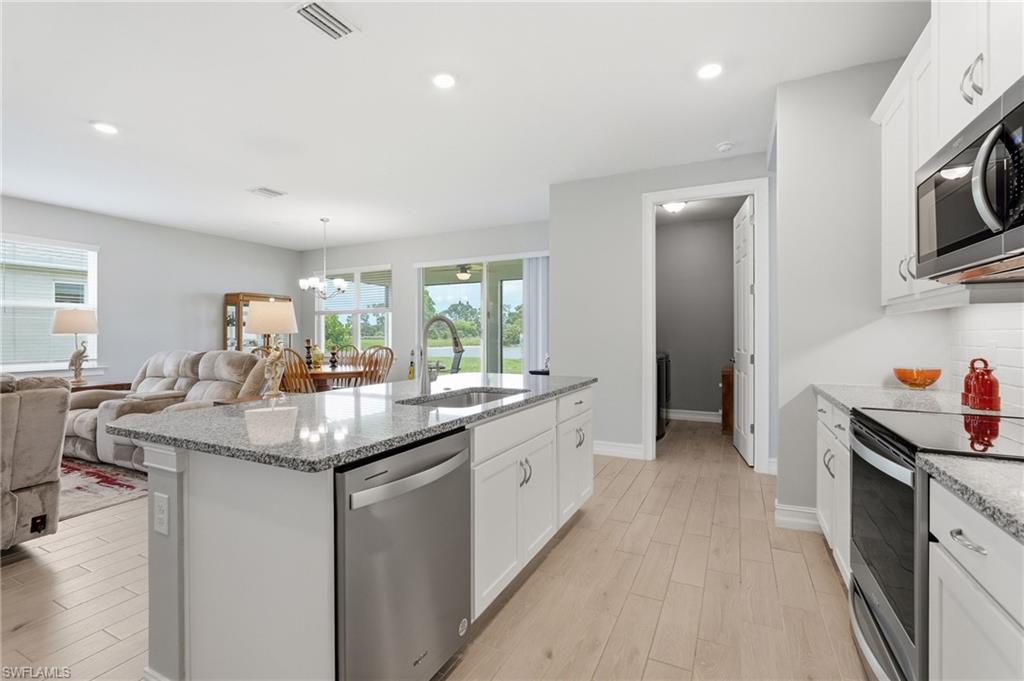 628 Parkshore Lake AVE photo 13