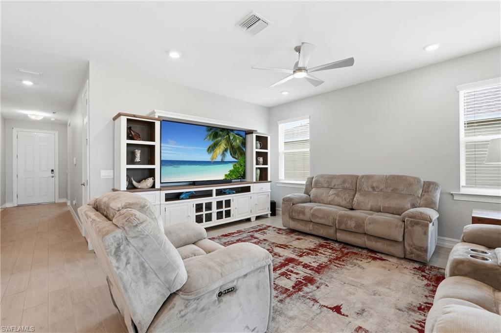 628 Parkshore Lake AVE photo 10