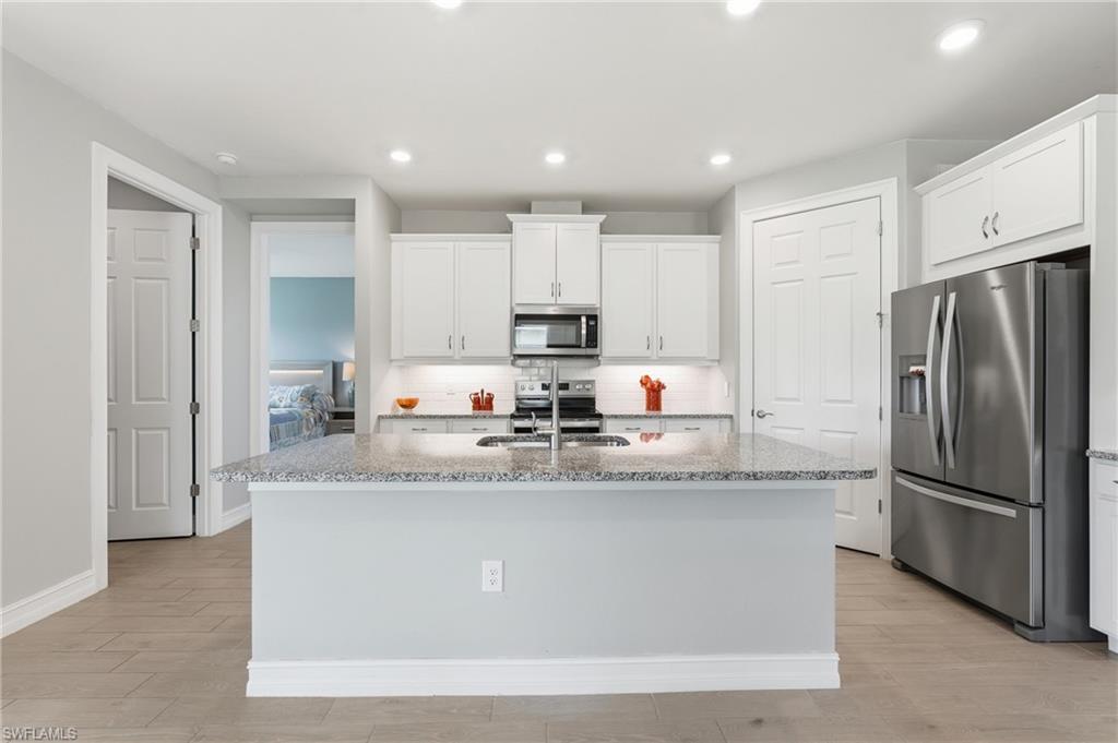 628 Parkshore Lake AVE photo 14