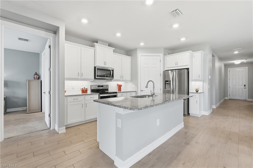 628 Parkshore Lake AVE photo 11