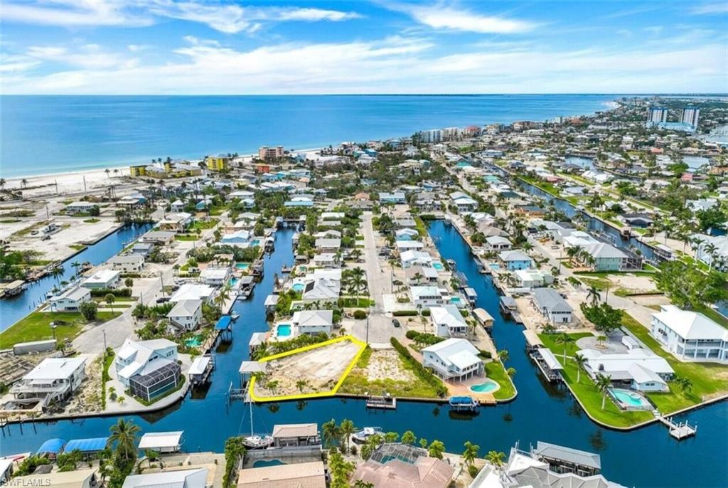 Waterfront parcel with direct canal access to the Gulf of Mexico - Virtually Edited Image