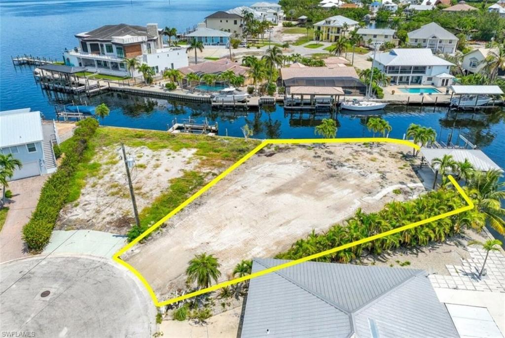 Waterfront parcel with direct canal access - Virtually Edited Image