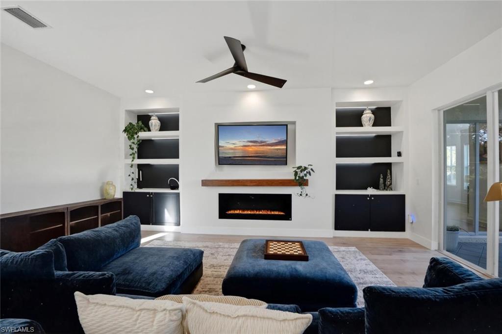 2292 Guadelupe DR photo 16