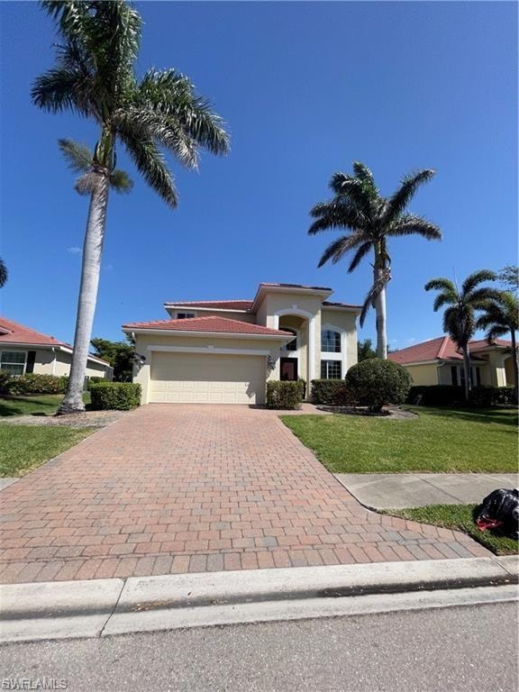 2427 Ashbury CIR