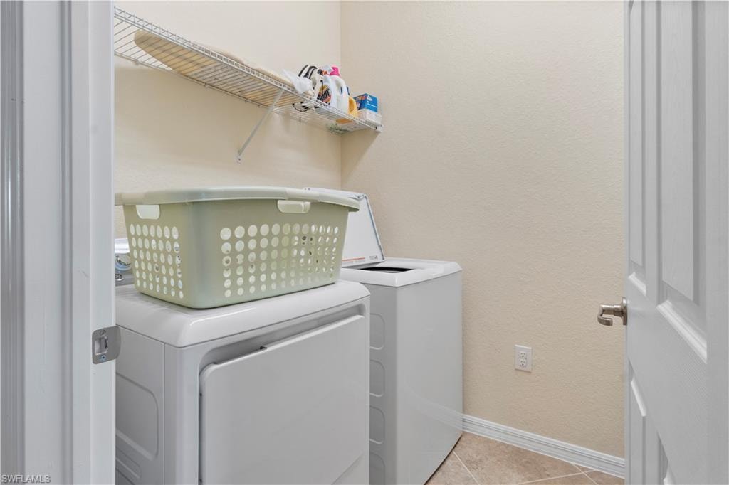 9497 Casoria CT 46201 photo 15