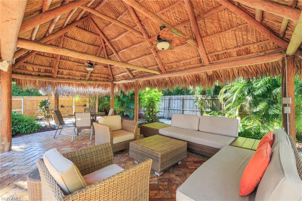 Tiki Hut