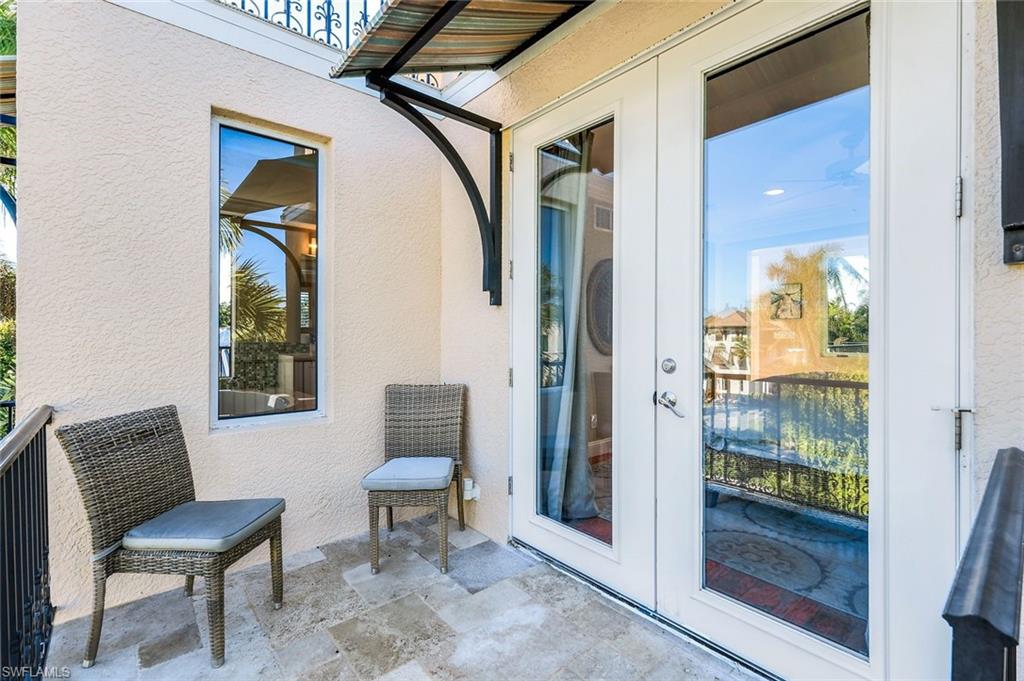 2nd floor balcony