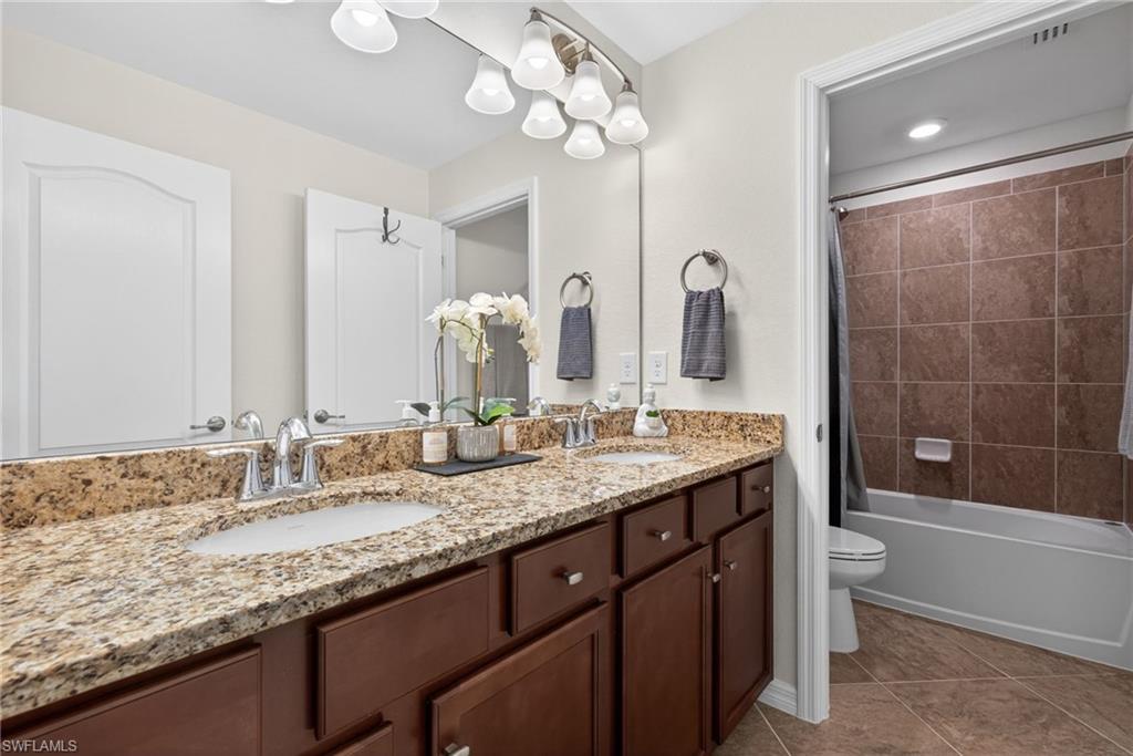 Bathroom #3: Upstairs