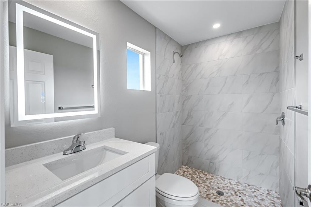 optional second owner's suite - private bath/segundo dormitorio principal - bano privado