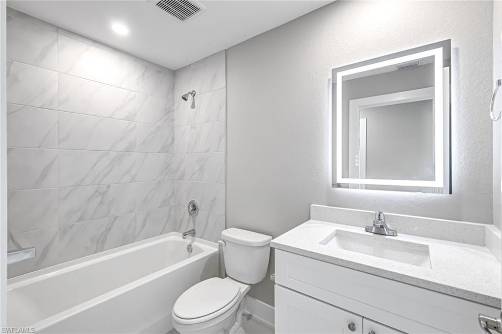 third guest bathroom/tercer bano de invitados