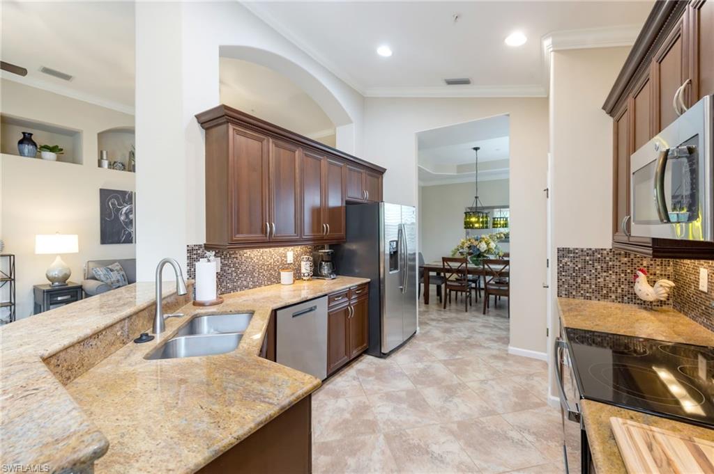 6657 Alden Woods CIR 201 photo 8