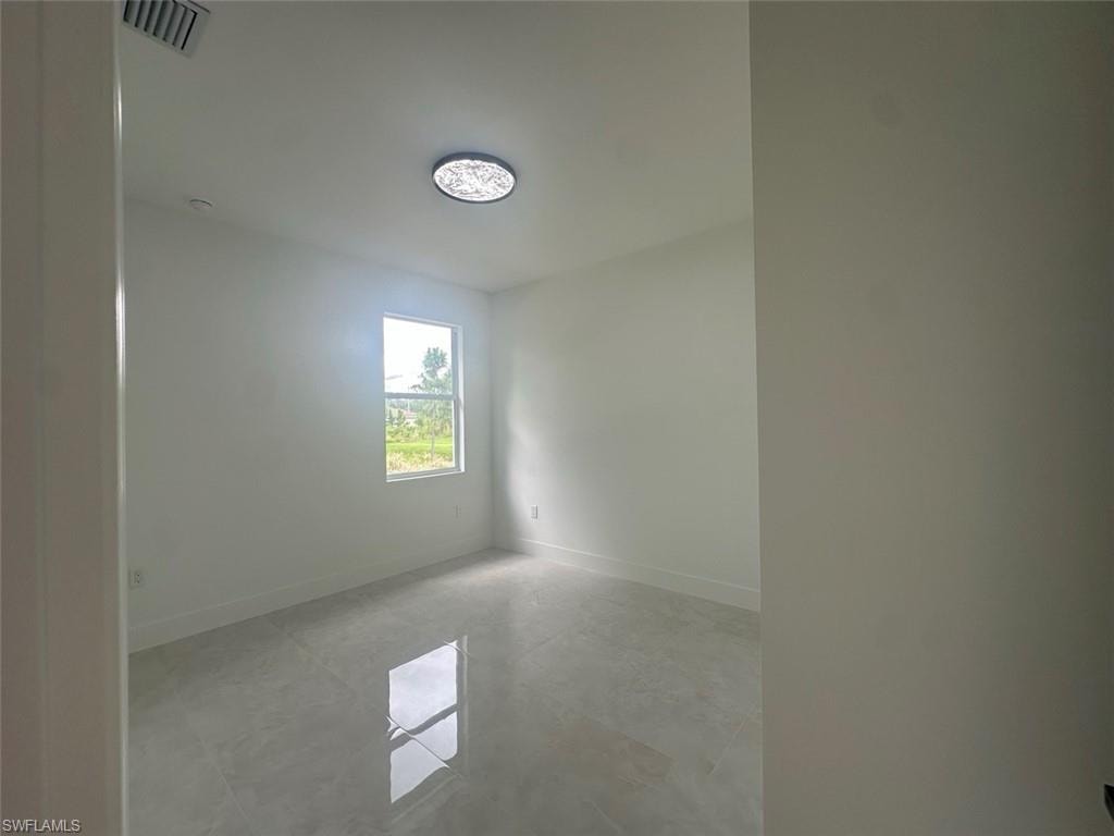 547 Eisenhower BLVD photo 13