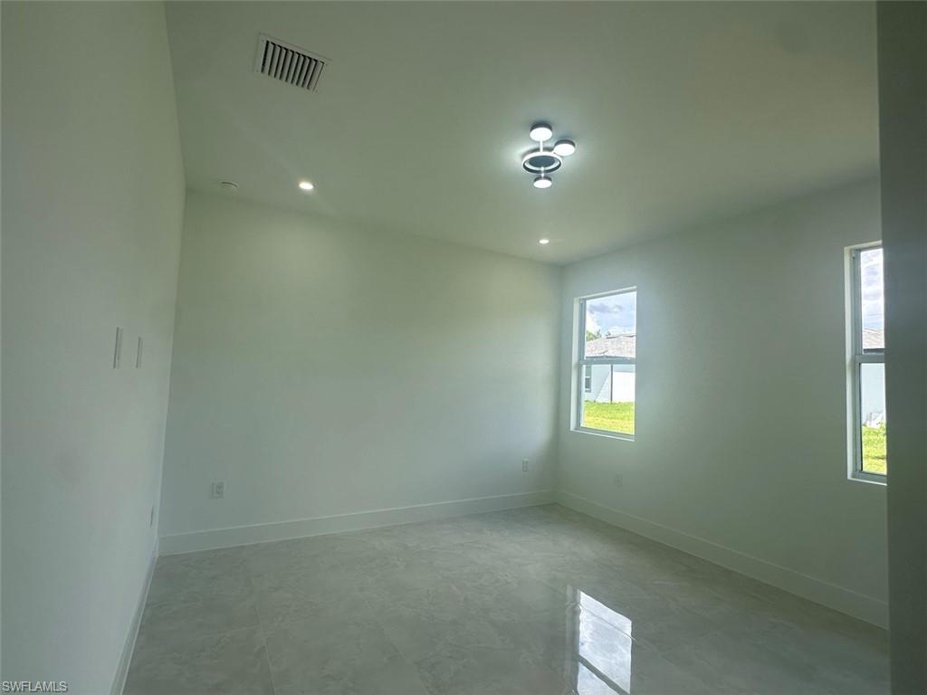 547 Eisenhower BLVD photo 12