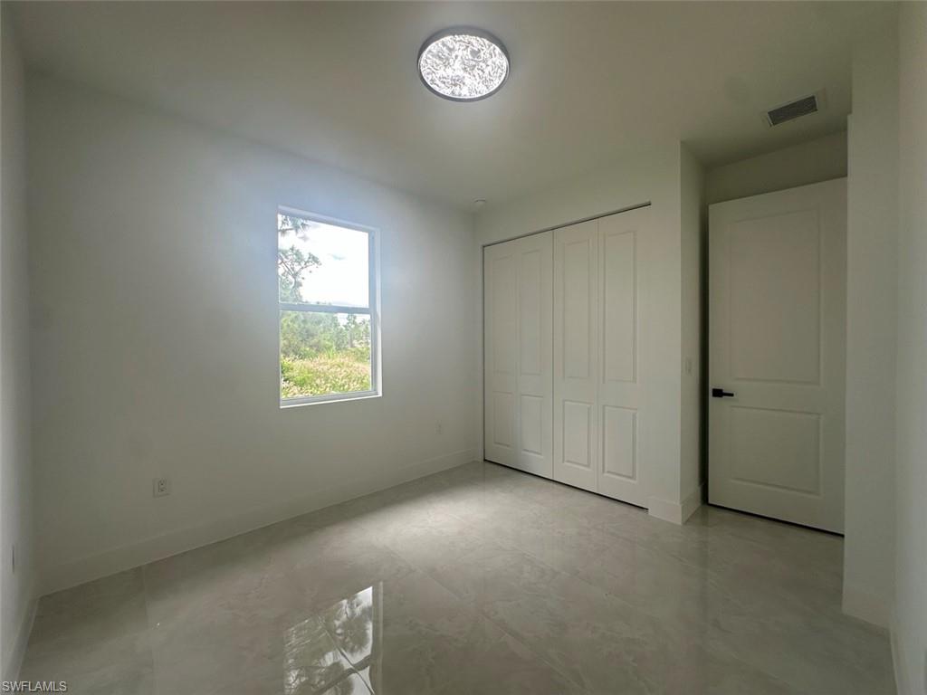 547 Eisenhower BLVD photo 15