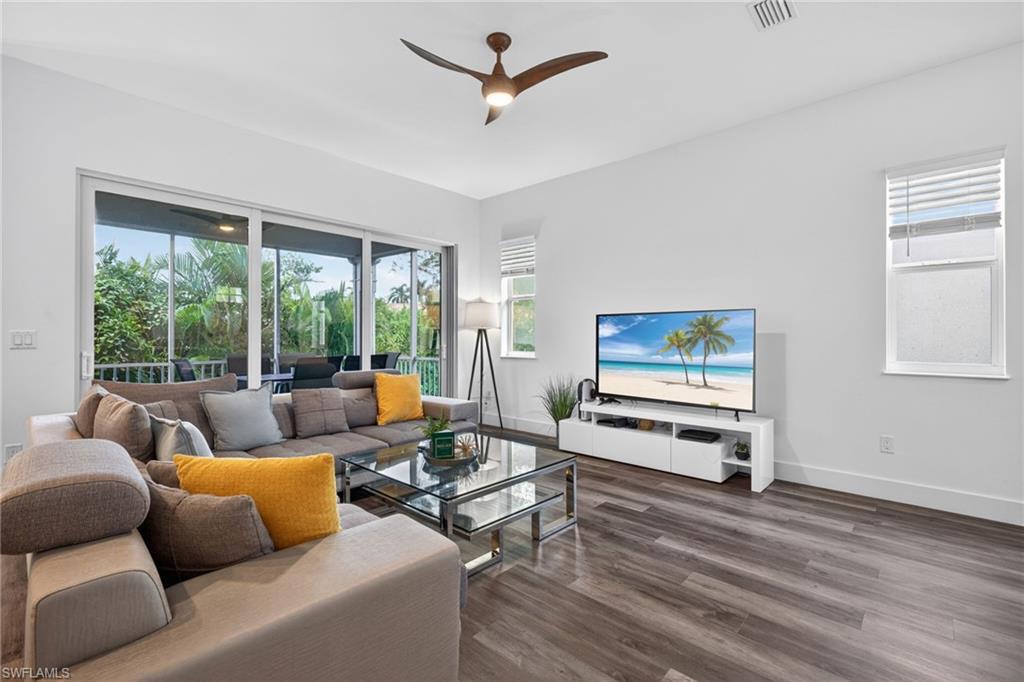 7753 Victoria Cove CT photo 8