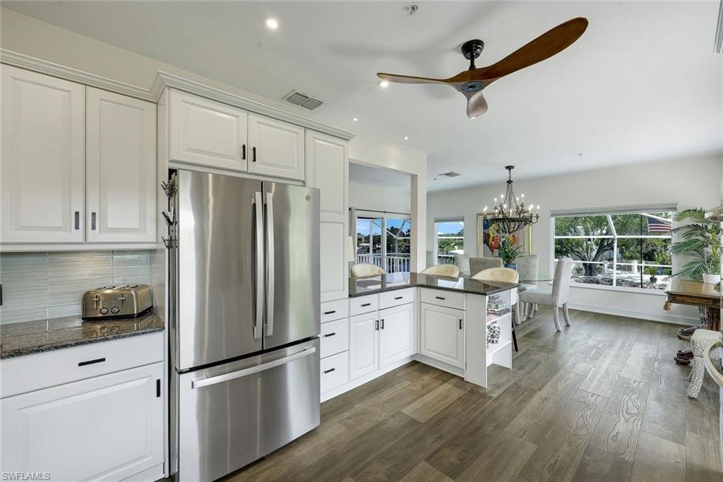 Prepare meals while enjoying river AND canal views!