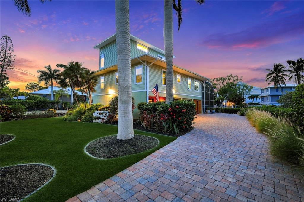 This stately home is SURE to impress!