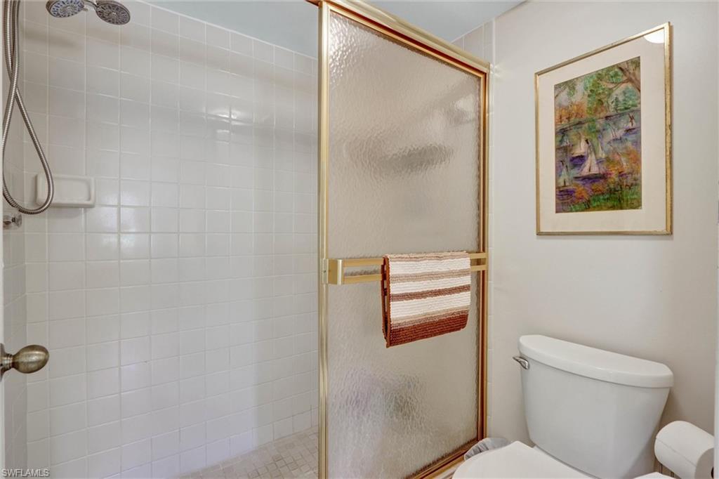 9900 Sunset Cove LN 114 photo 16