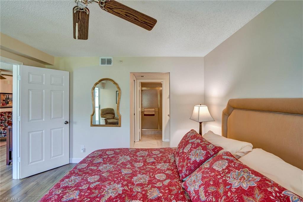 9900 Sunset Cove LN 114 photo 14