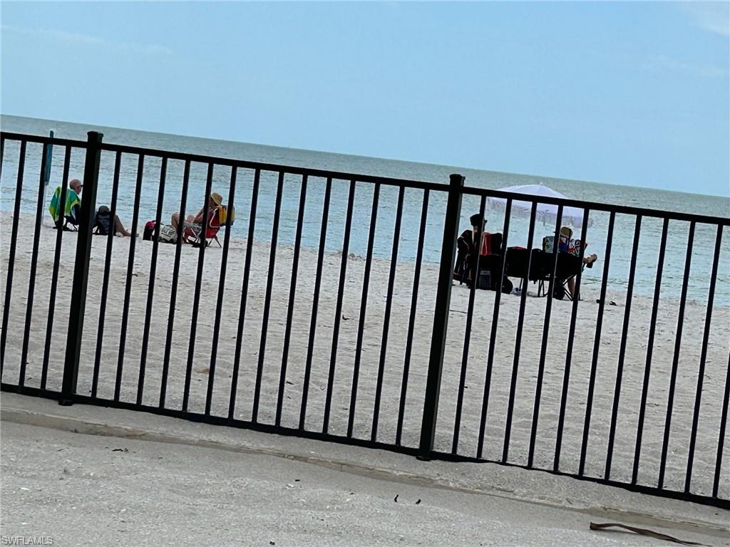 THE BEACH !