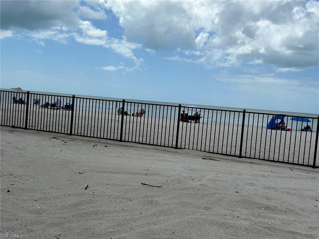 THE BEACH !