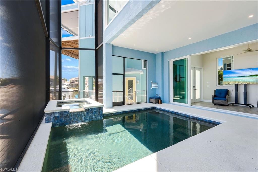 Pool & Spa