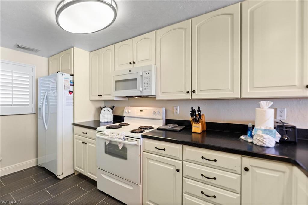 6400 Estero BLVD 301 photo 7