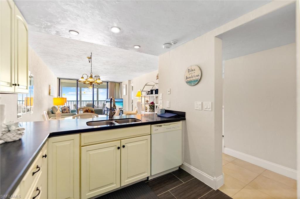 6400 Estero BLVD 301 photo 9