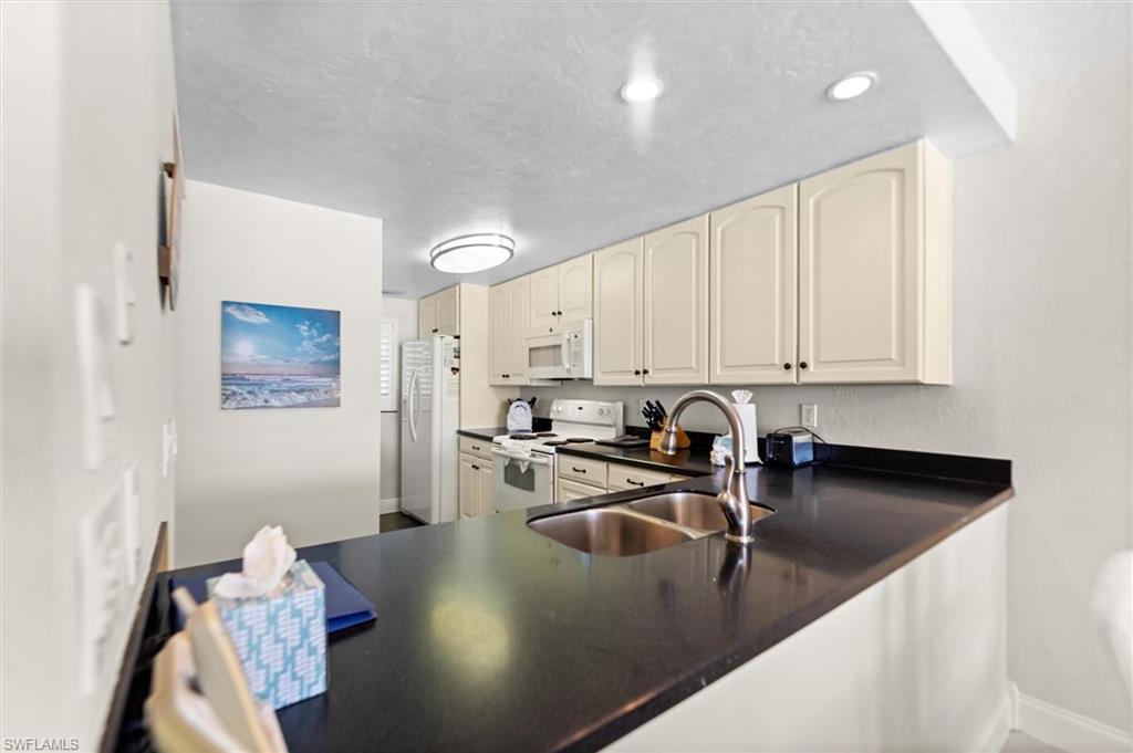 6400 Estero BLVD 301 photo 10
