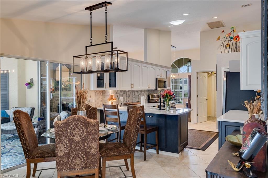 Eat in Kitchen table stays