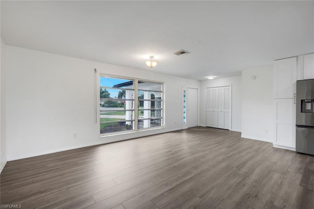2700 W Marion AVE