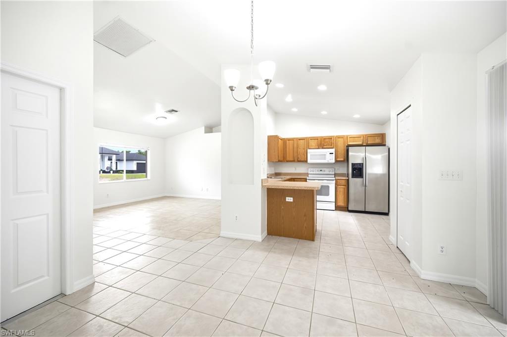 1800 Venice AVE N photo 6