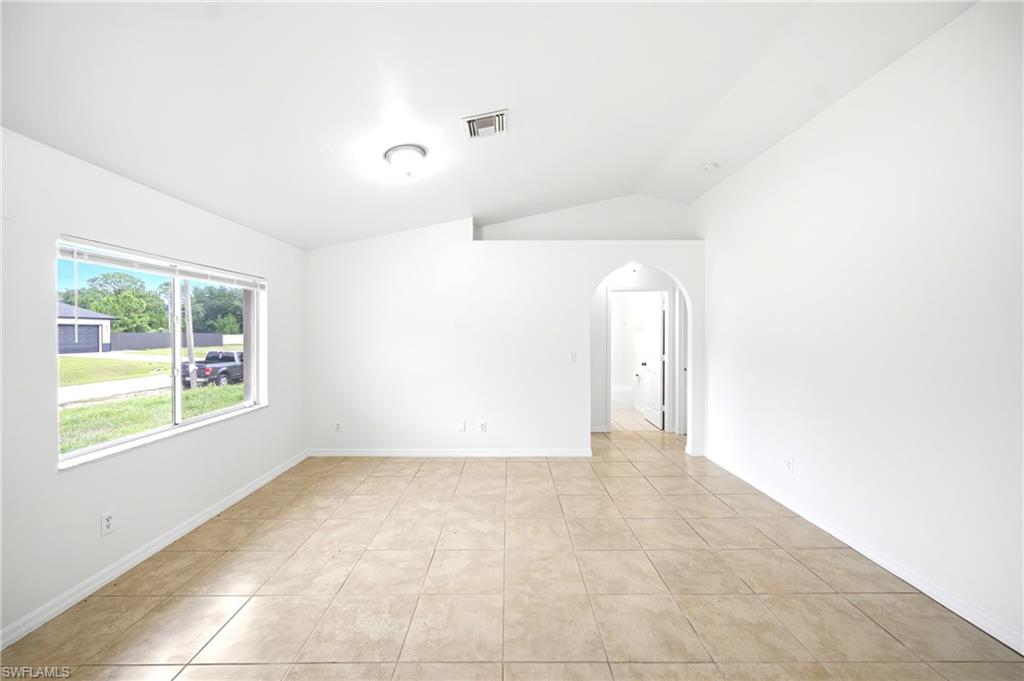 1800 Venice AVE N