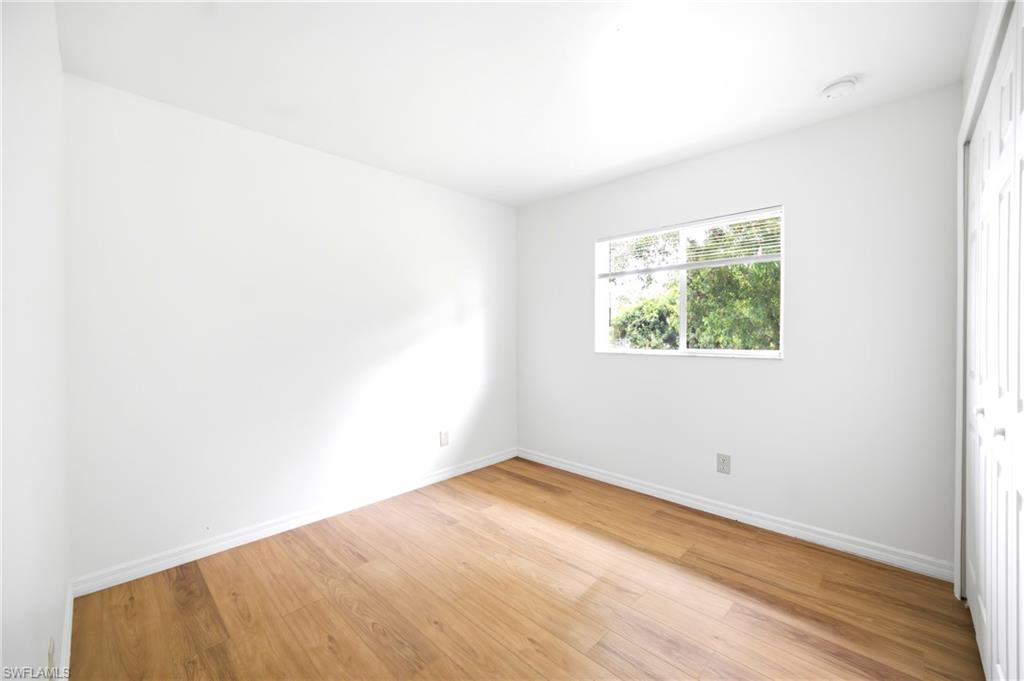 1800 Venice AVE N photo 19
