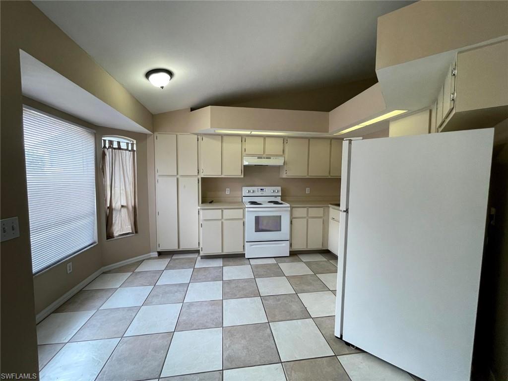 906 Cape Coral PKY W photo 9