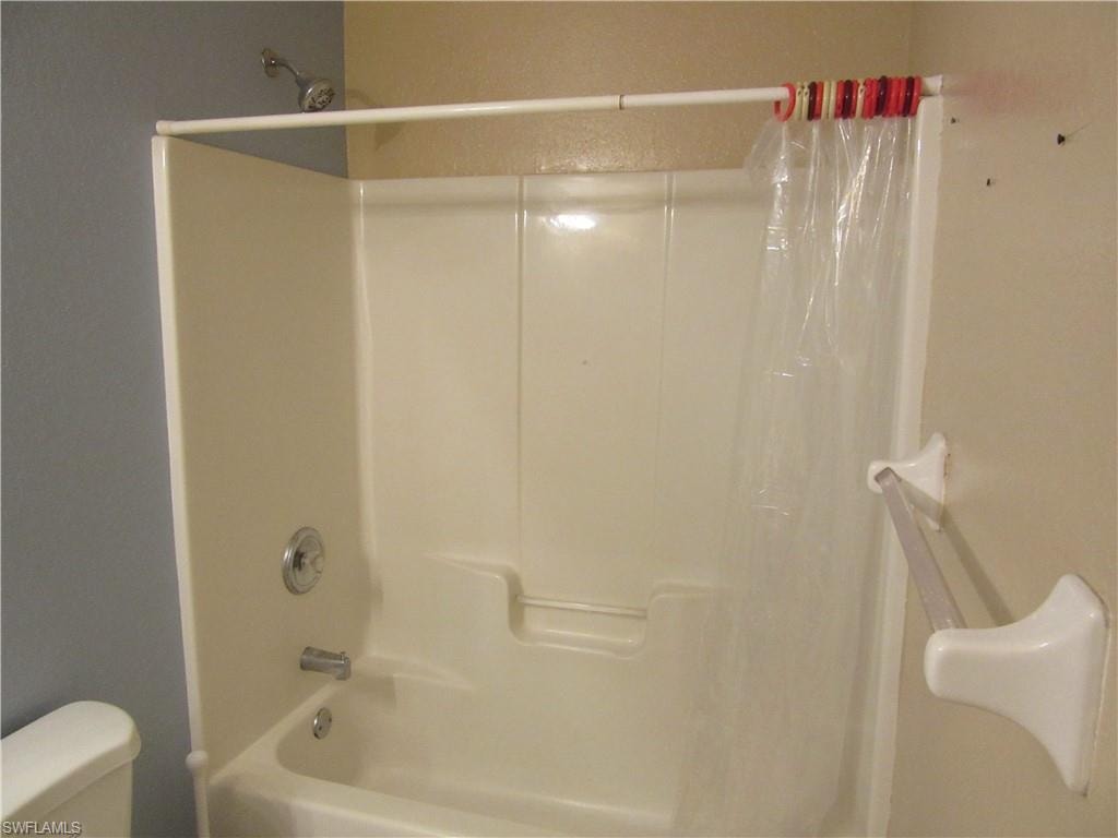 271 SW 4th ST 271 photo 9