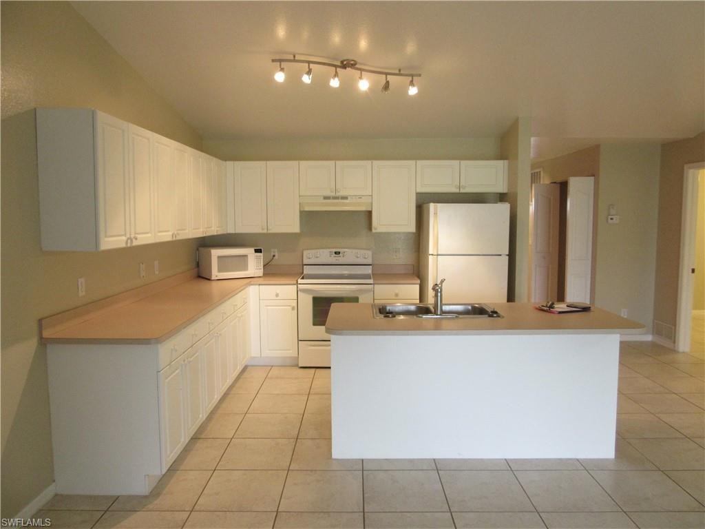 271 SW 4th ST 271 photo 11