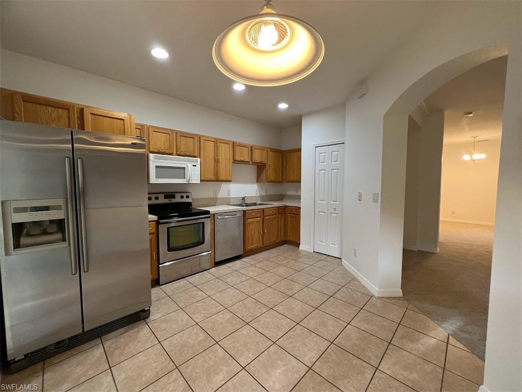 9634 Roundstone CIR photo 13