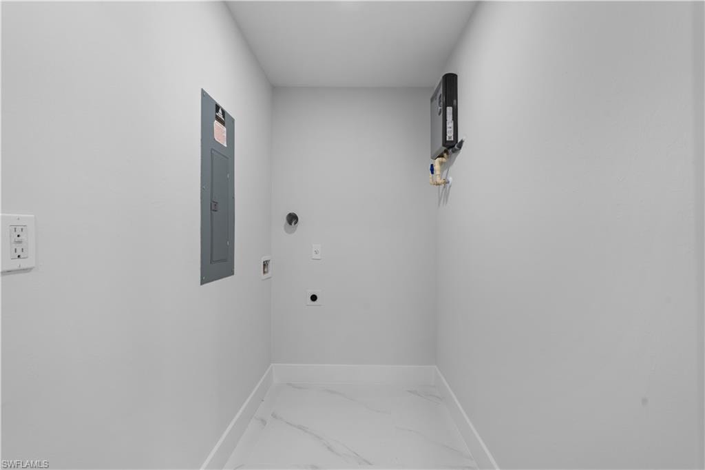 1055 Asther ST E photo 20