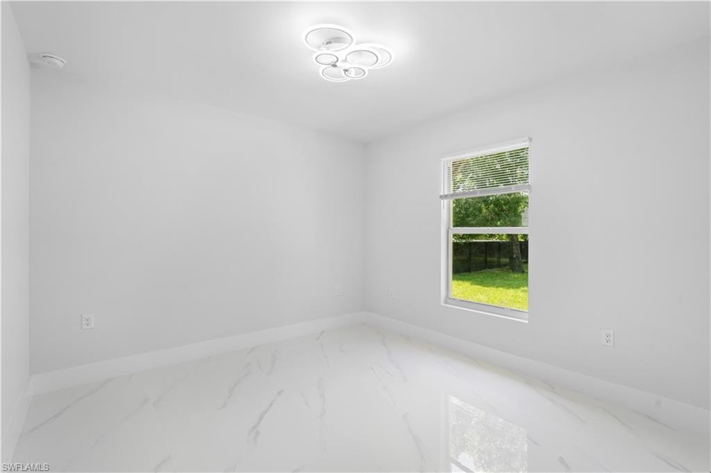 1055 Asther ST E photo 15